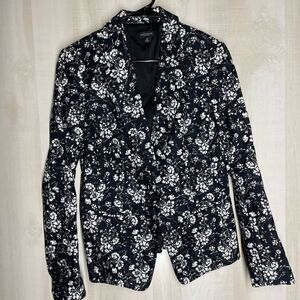 Ann Taylor black and white floral blazer one button, size 10